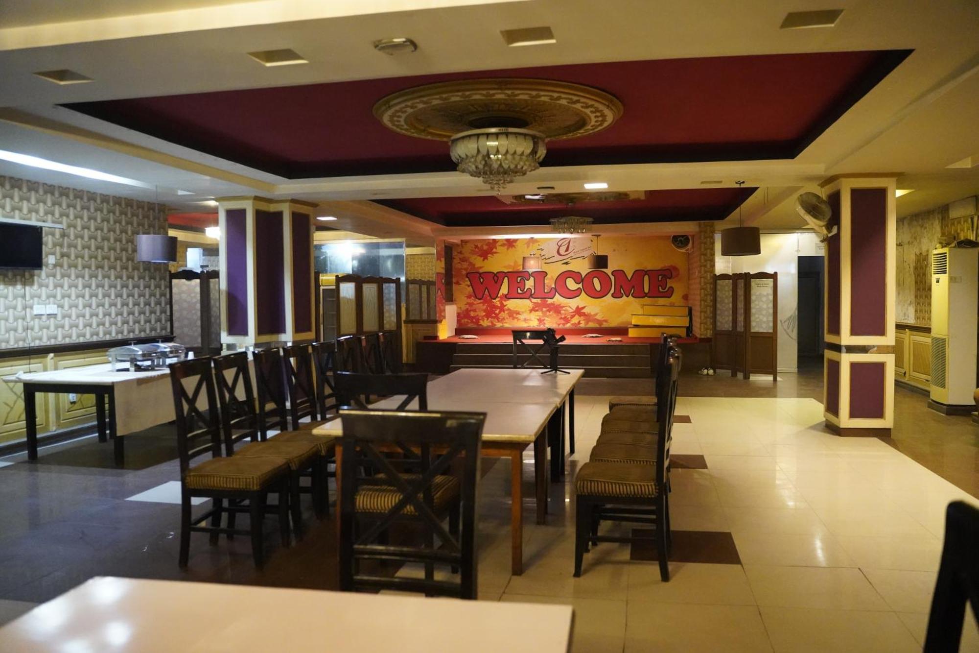 Hotel Tourist Inn Lahore Exteriör bild