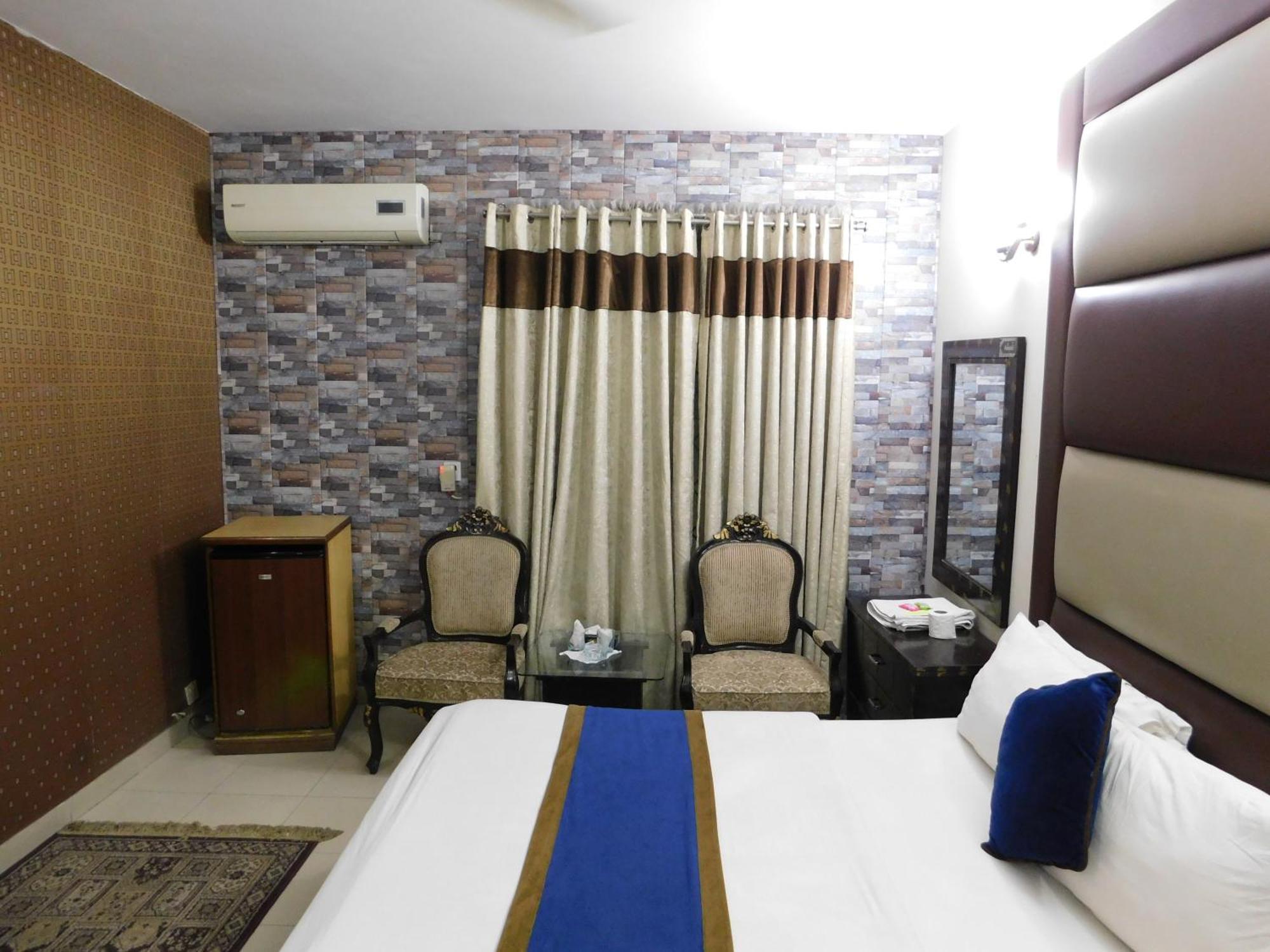 Hotel Tourist Inn Lahore Exteriör bild