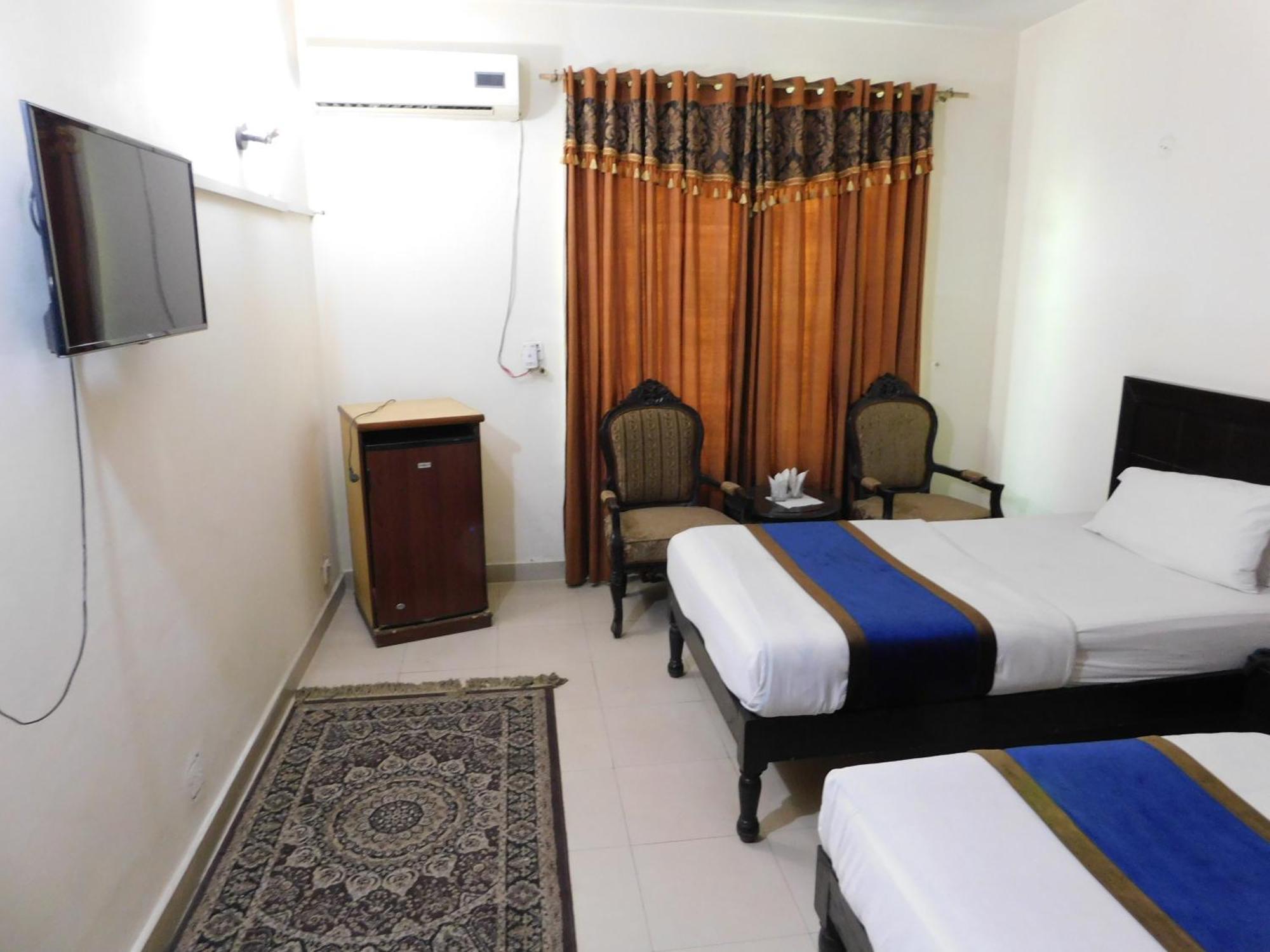 Hotel Tourist Inn Lahore Exteriör bild