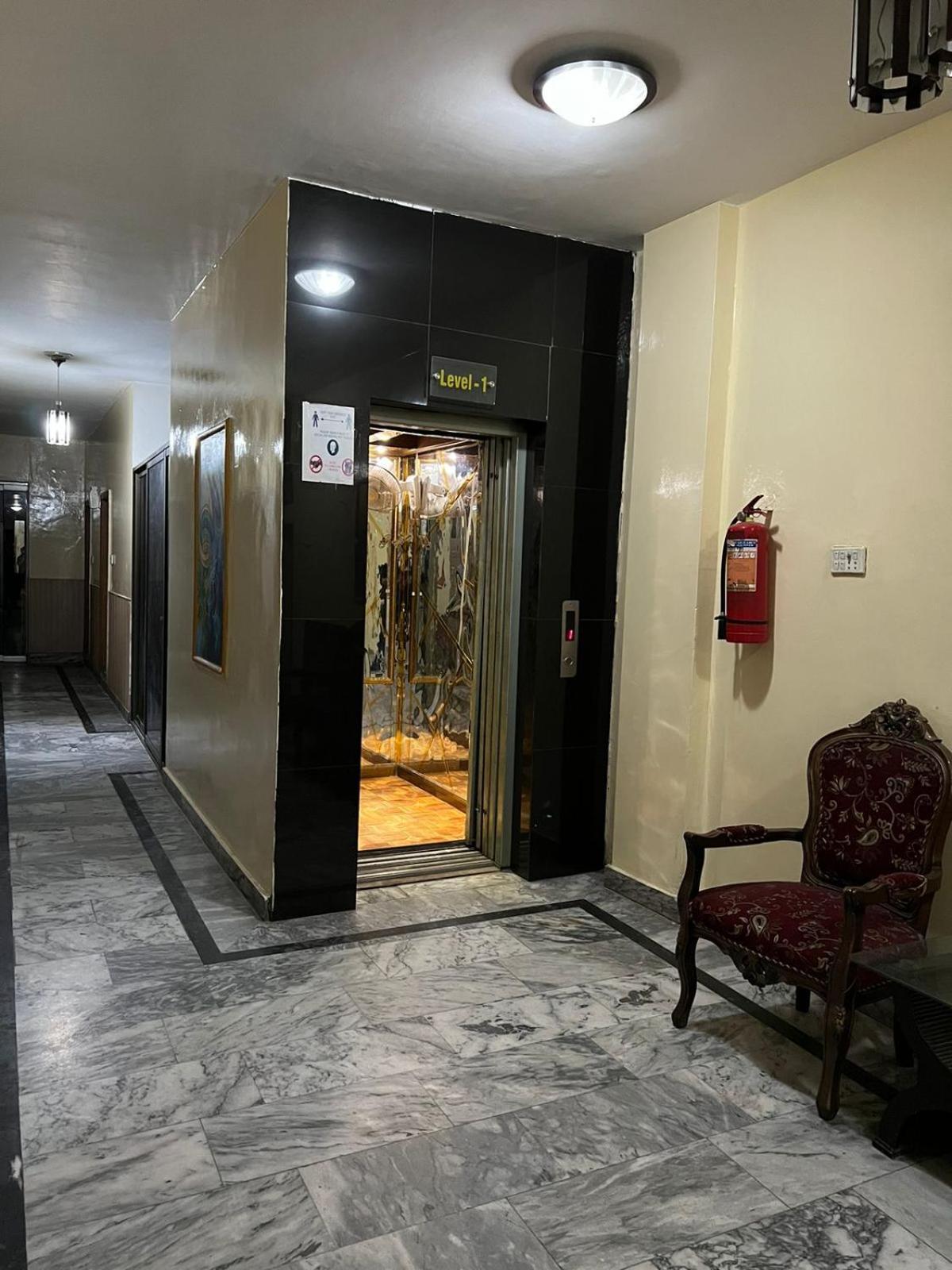 Hotel Tourist Inn Lahore Exteriör bild